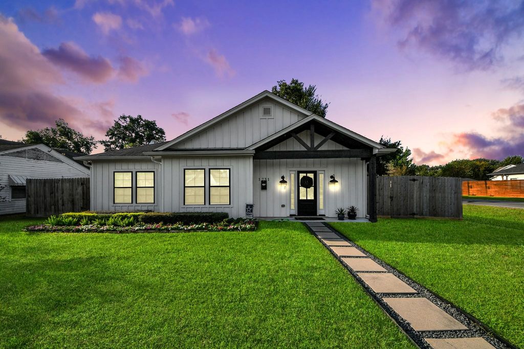 1731 Cheshire Lane, Houston, TX 77018