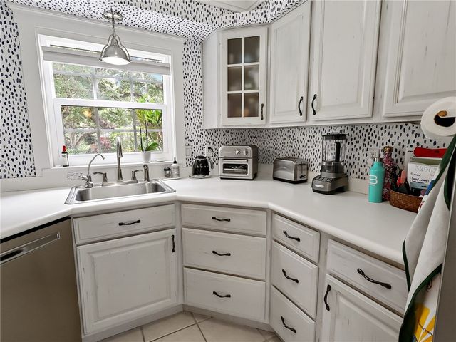 800 Coquina Lane 103, Vero Beach, FL 32963