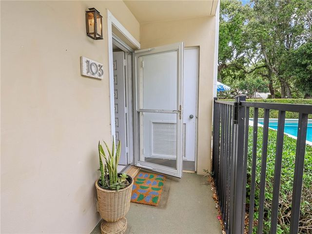 800 Coquina Lane 103, Vero Beach, FL 32963
