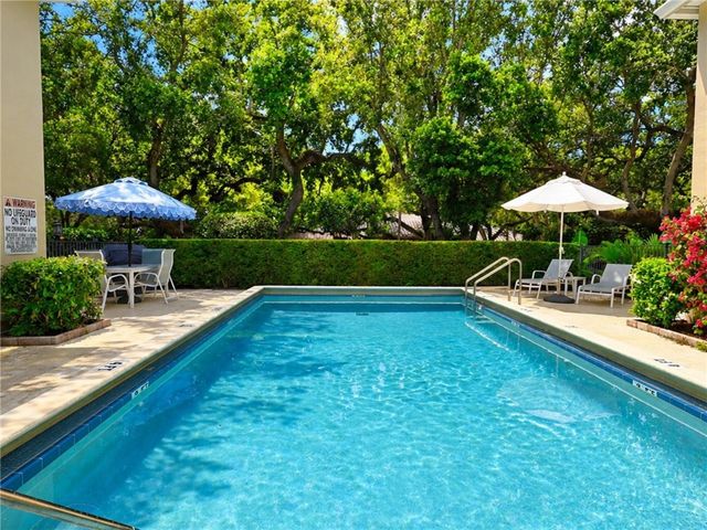 800 Coquina Lane 103, Vero Beach, FL 32963