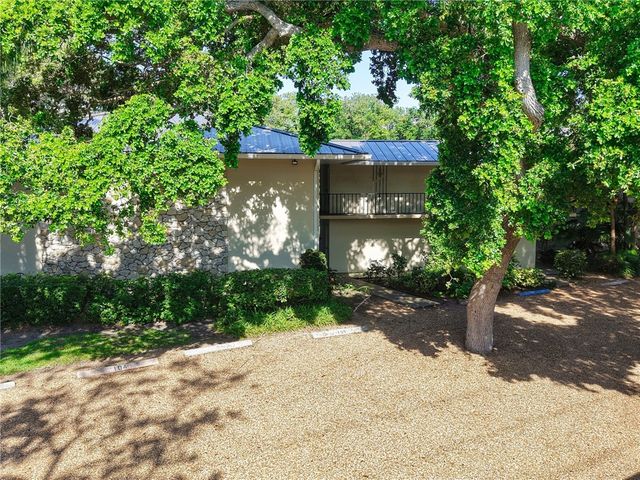 800 Coquina Lane 103, Vero Beach, FL 32963