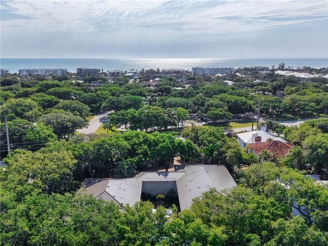 800 Coquina Lane 103, Vero Beach, FL 32963