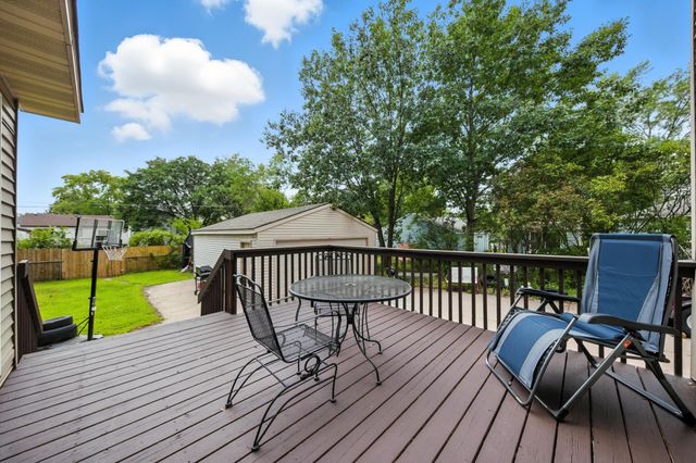 2710 91st Avenue NE, Blaine, MN 55449