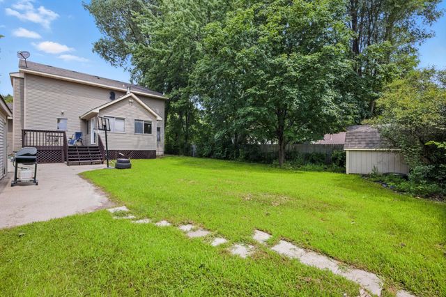 2710 91st Avenue NE, Blaine, MN 55449