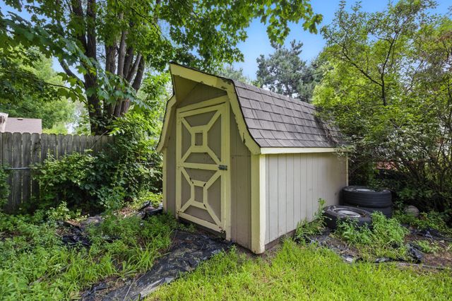 2710 91st Avenue NE, Blaine, MN 55449