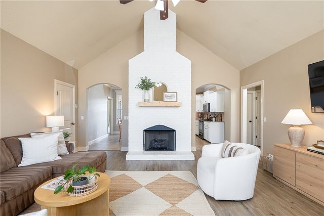 3917 W Mountain View Drive, Fayetteville, AR 72704