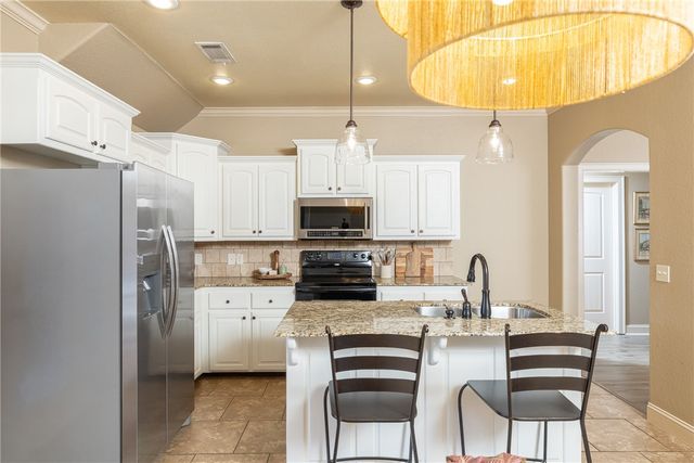 3917 W Mountain View Drive, Fayetteville, AR 72704