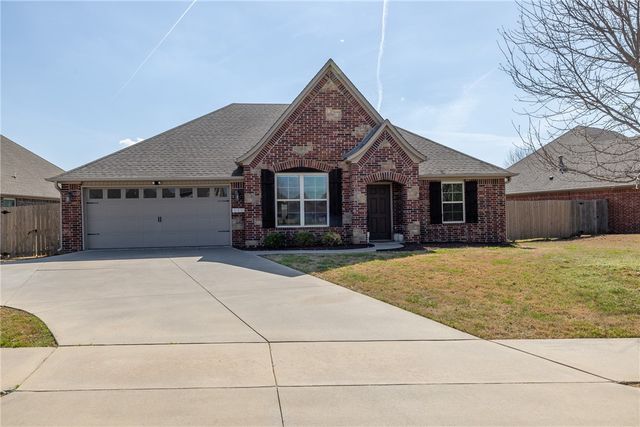 3917 W Mountain View Drive, Fayetteville, AR 72704