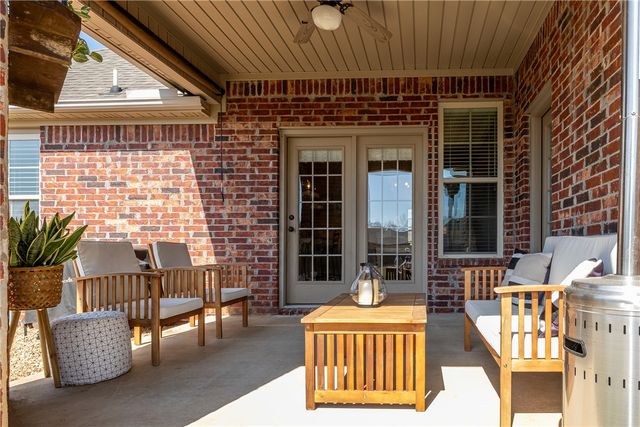 3917 W Mountain View Drive, Fayetteville, AR 72704