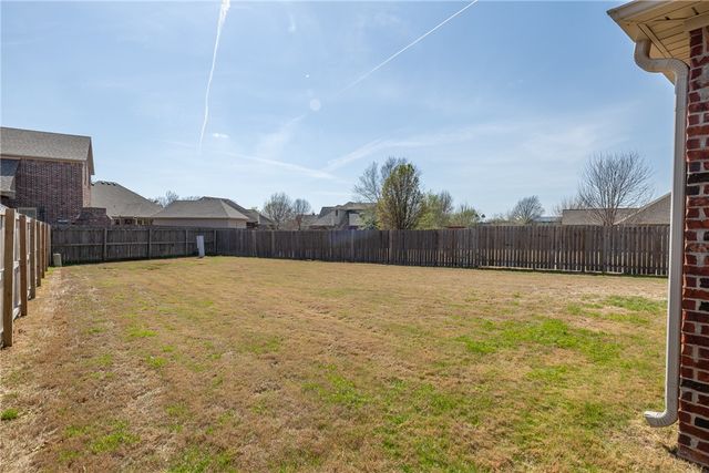 3917 W Mountain View Drive, Fayetteville, AR 72704