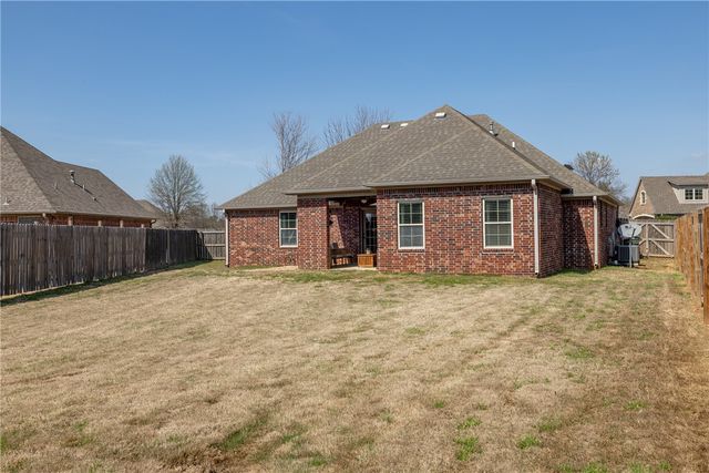 3917 W Mountain View Drive, Fayetteville, AR 72704