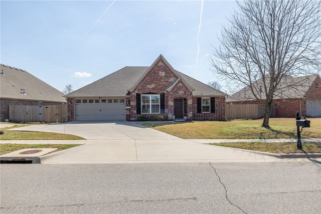 3917 W Mountain View Drive, Fayetteville, AR 72704