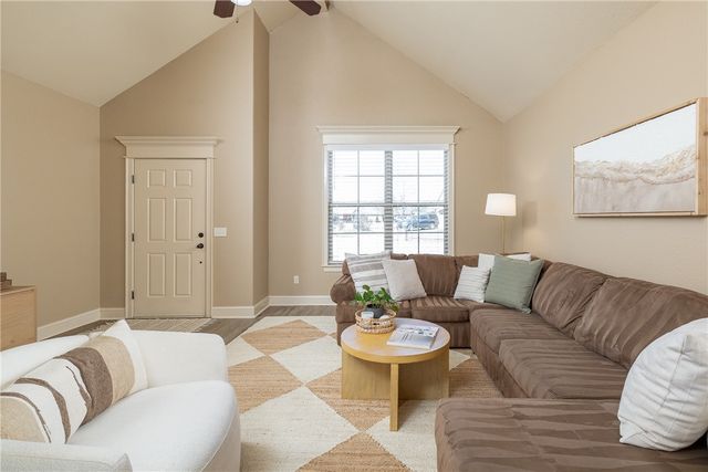 3917 W Mountain View Drive, Fayetteville, AR 72704