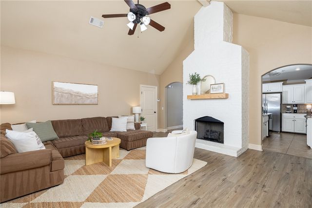 3917 W Mountain View Drive, Fayetteville, AR 72704