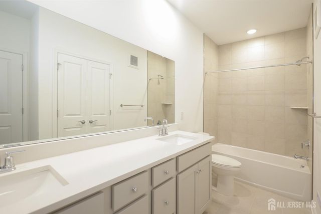 911 District Blvd Road, East Brunswick, NJ 08816