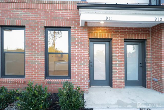 911 District Blvd Road, East Brunswick, NJ 08816