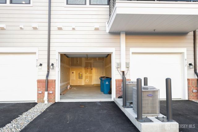 911 District Blvd Road, East Brunswick, NJ 08816