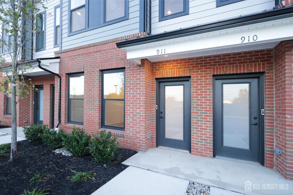 911 District Blvd Road, East Brunswick, NJ 08816