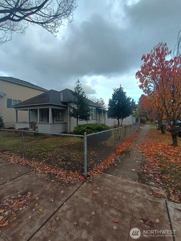 1922 15th Avenue S, Seattle, WA 98144