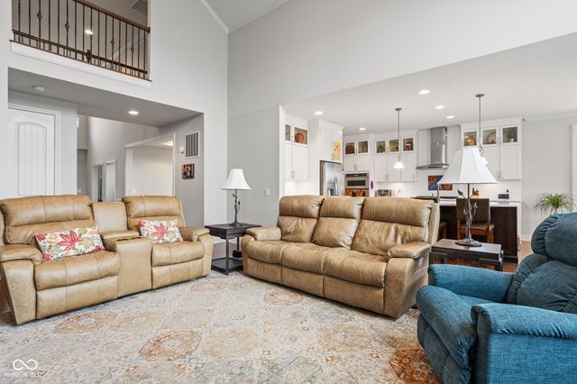 3863 Sugar Pine Lane, Zionsville, IN 46077