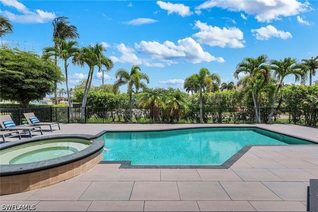 1578 S Barfield CT, Marco Island, FL 34145