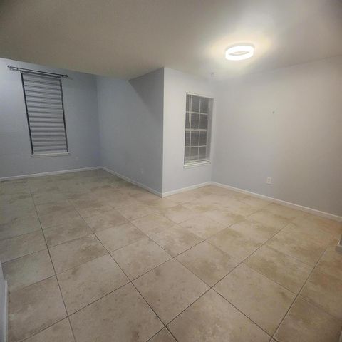1050 CRYSTAL Way K, Delray Beach, FL 33444