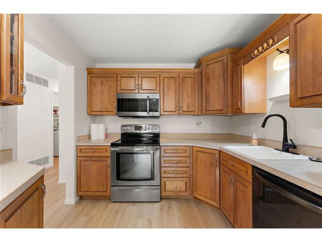 14349 Fairway Drive, Eden Prairie, MN 55344