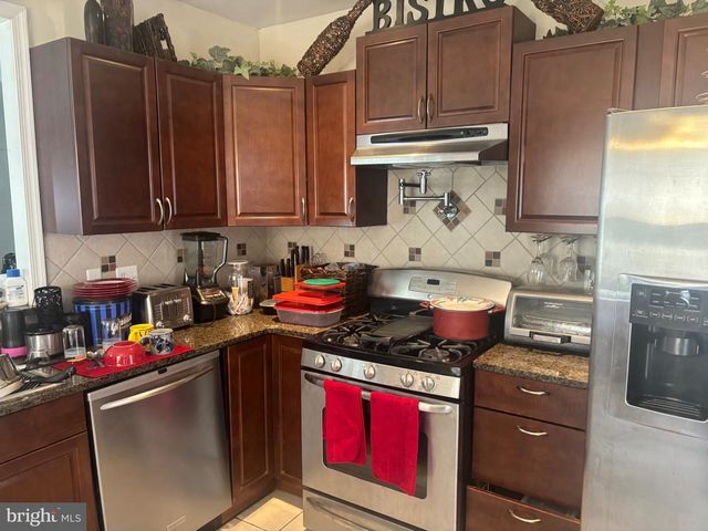 800 CONNELL AVE, Lansdowne, PA 19050