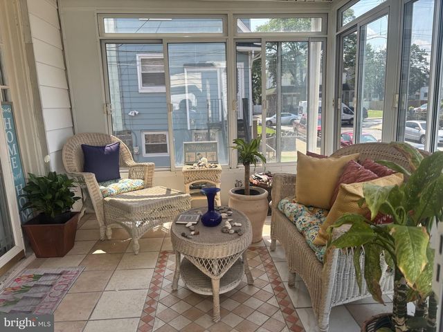 800 CONNELL AVE, Lansdowne, PA 19050