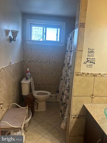 800 CONNELL AVE, Lansdowne, PA 19050