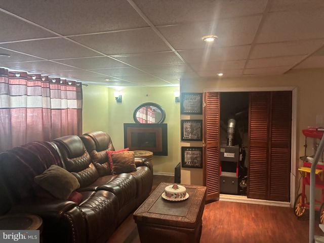 800 CONNELL AVE, Lansdowne, PA 19050