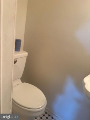 800 CONNELL AVE, Lansdowne, PA 19050