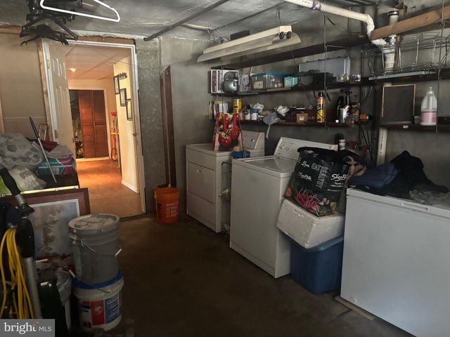 800 CONNELL AVE, Lansdowne, PA 19050