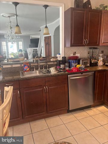 800 CONNELL AVE, Lansdowne, PA 19050