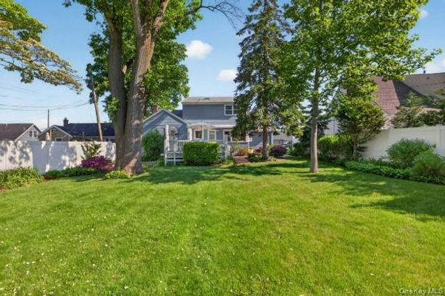 372 N Hickory Street, Massapequa, NY 11758