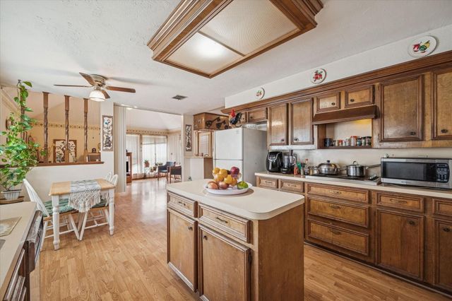 15427 Rio Plaza Drive, Houston, TX 77083