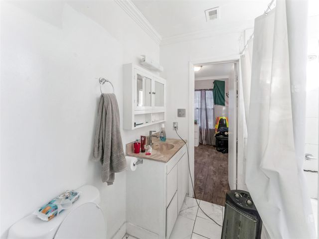 1017 Lakin Avenue, Pasadena, TX 77506