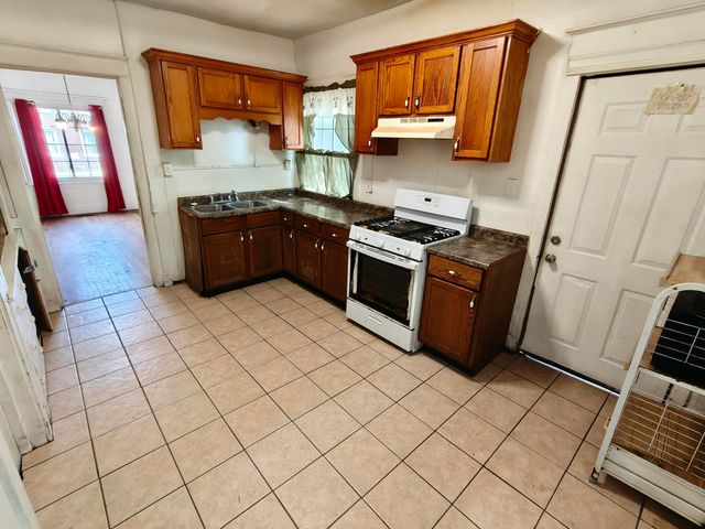 701 Tyler Street, Gary, IN 46402