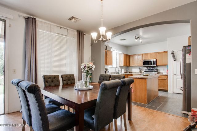 6386 S Cowpoke Drive, Tucson, AZ 85757