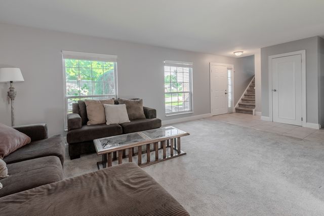 19825 S Farmington Lane, Frankfort, IL 60423