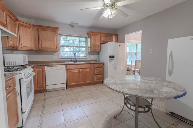 19825 S Farmington Lane, Frankfort, IL 60423