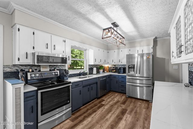 259 Colonial Dr, Mt Washington, KY 40047