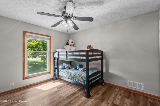 259 Colonial Dr, Mt Washington, KY 40047