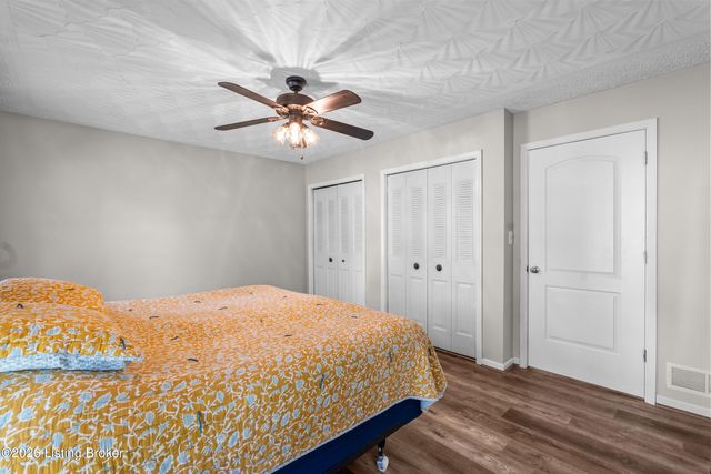 259 Colonial Dr, Mt Washington, KY 40047