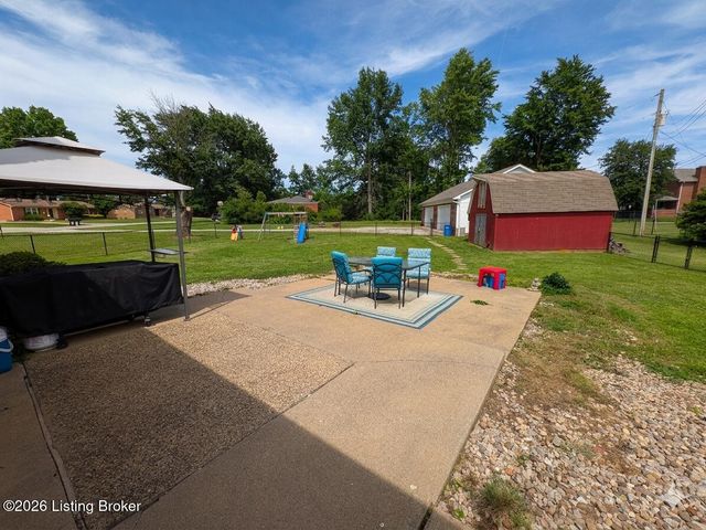 259 Colonial Dr, Mt Washington, KY 40047