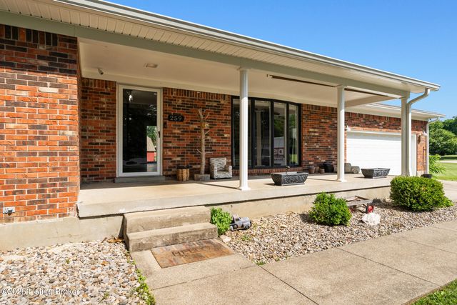 259 Colonial Dr, Mt Washington, KY 40047