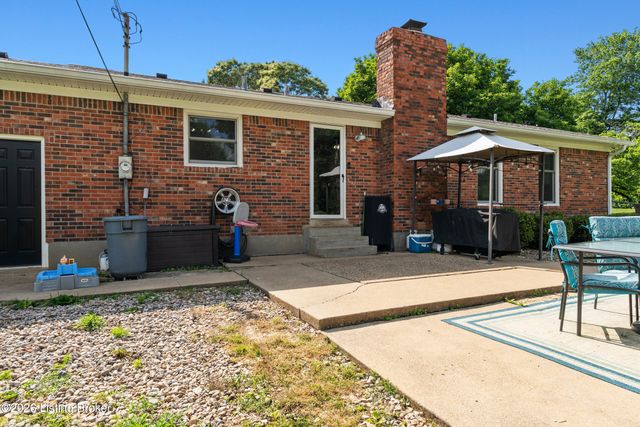 259 Colonial Dr, Mt Washington, KY 40047