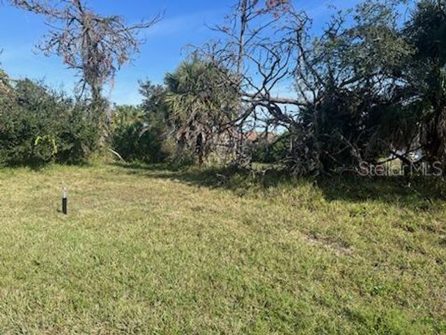 33 PINE VALLEY LANE, Rotonda West, FL 33947