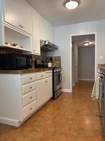 5660 Jacks Lane, Sacramento, CA 95822