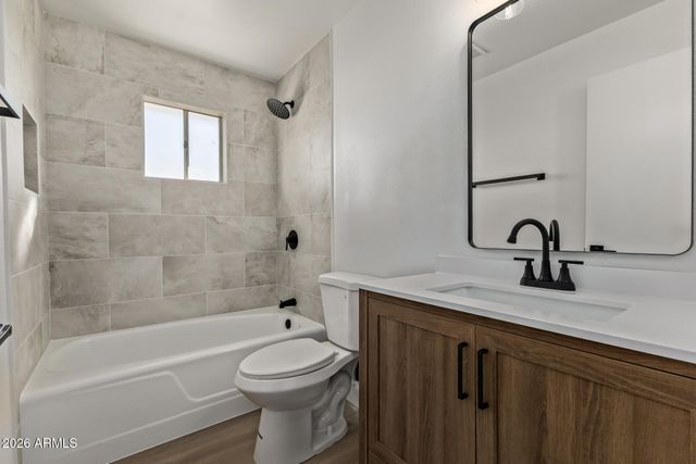 5325 E DES MOINES Street, Mesa, AZ 85205